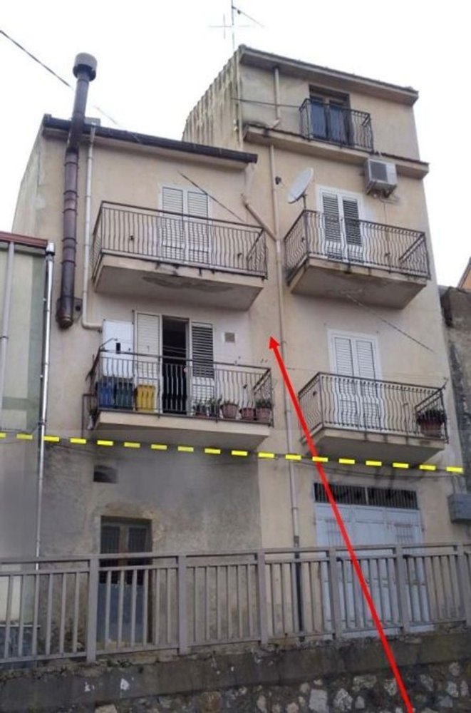 7-Zimmer Doppelhaus in San Fratello, Italy, Nr. 40948