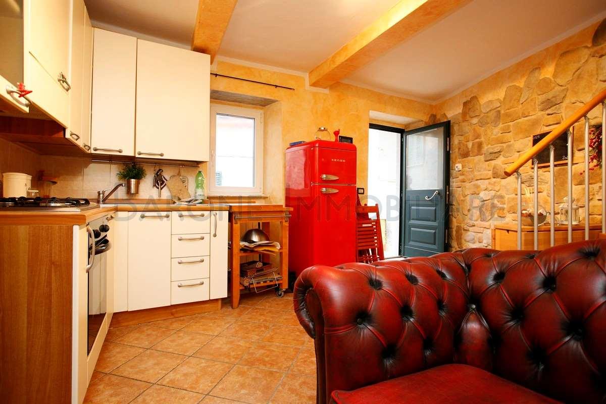 4غرفة شقة في Massa, Italy رقم 89995