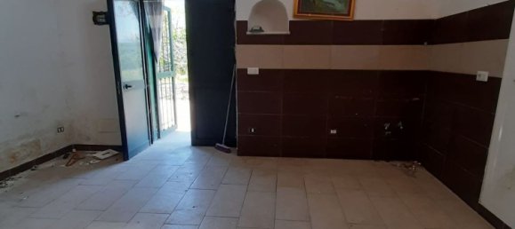 5 rooms House in Somma Vesuviana, Italy No. 85092 3