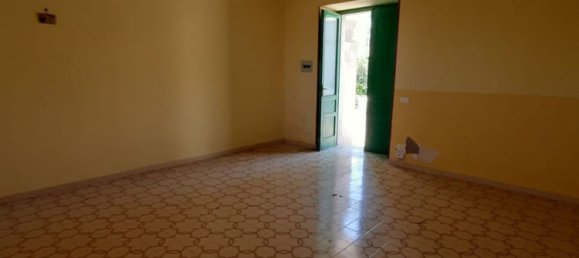 5 rooms House in Somma Vesuviana, Italy No. 85092 21