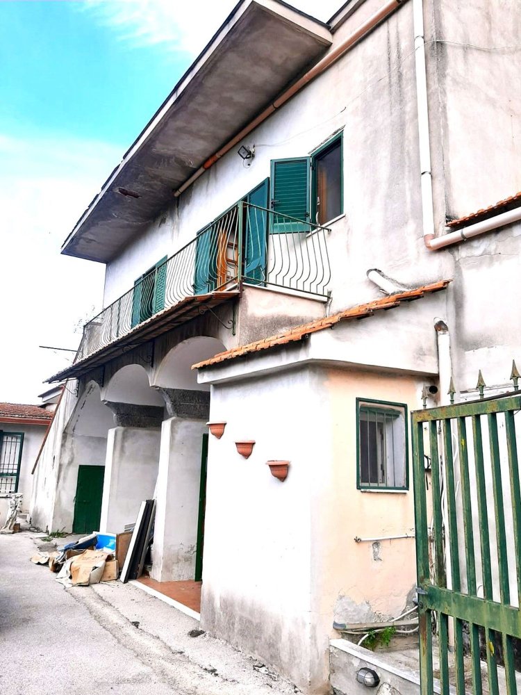 5 rooms House in Somma Vesuviana, Italy No. 85092