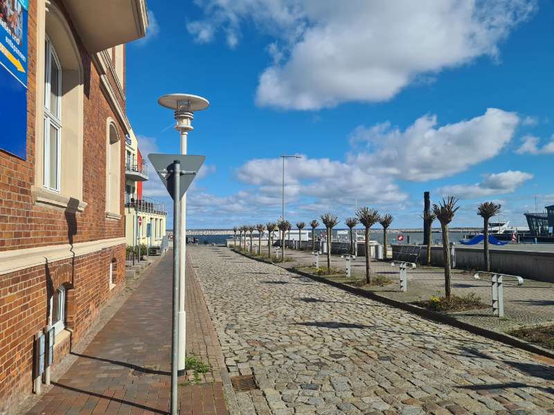 Edificio de 11 habitaciónes en Vorpommern-Rugen, Germany No. 152797