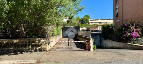 13m² Garage in Rome, Italy No. 381015 2