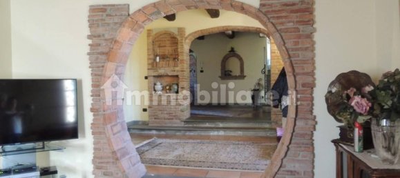 5 rooms House in Fucecchio, Italy No. 130229 2
