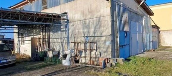 Almacén de 3 habitaciónes en Serravalle a Po, Italy No. 157451 3