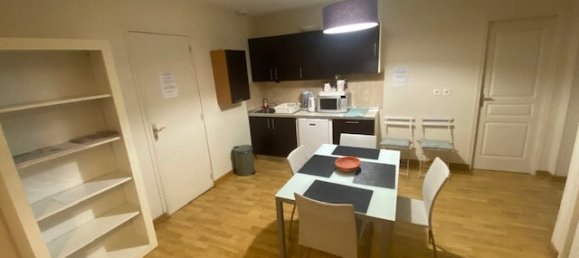 1 bedroom Apartment in Bourges, France No. 101028 2