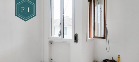 Apartamento de 3 dormitorios en Florence, Italy No. 381585 21