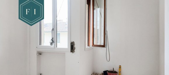 Apartamento de 3 dormitorios en Florence, Italy No. 381585 20