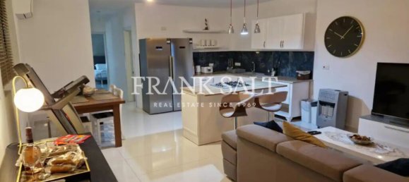 3 bedrooms Penthouse in Luqa, Malta No. 10964 6
