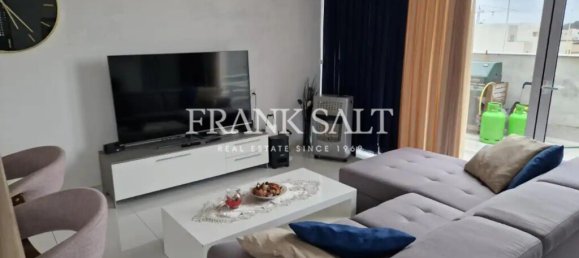 3 bedrooms Penthouse in Luqa, Malta No. 10964 10