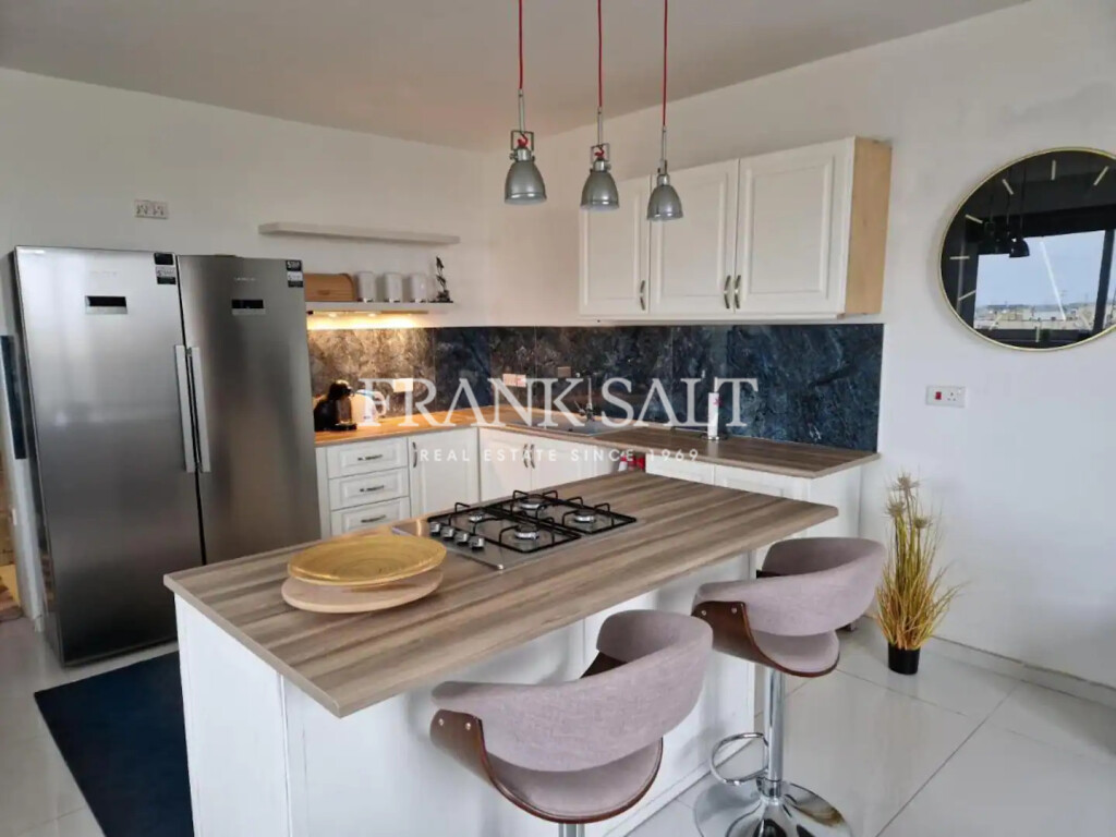 3 bedrooms Penthouse in Luqa, Malta No. 10964