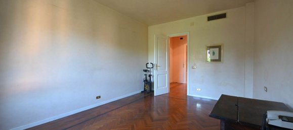 14 rooms Penthouse in Modena, Italy No. 290501 42