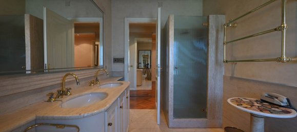 14 rooms Penthouse in Modena, Italy No. 290501 20