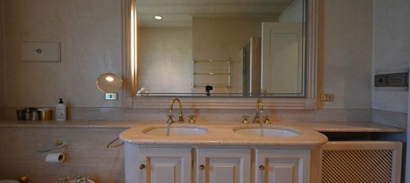 14 rooms Penthouse in Modena, Italy No. 290501 19