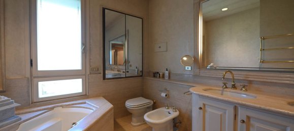 14 rooms Penthouse in Modena, Italy No. 290501 17