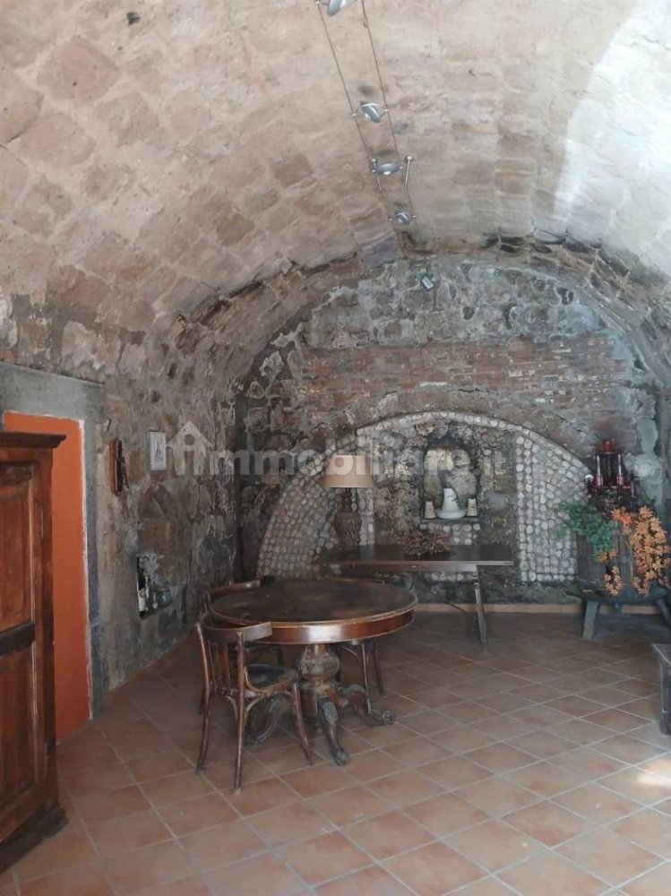Entrepôt à Tuscania, Italy 26m² No. 296718