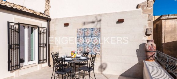 2 bedrooms House in Noto, Italy No. 131915 2