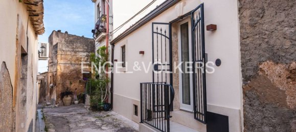 2 bedrooms House in Noto, Italy No. 131915 19