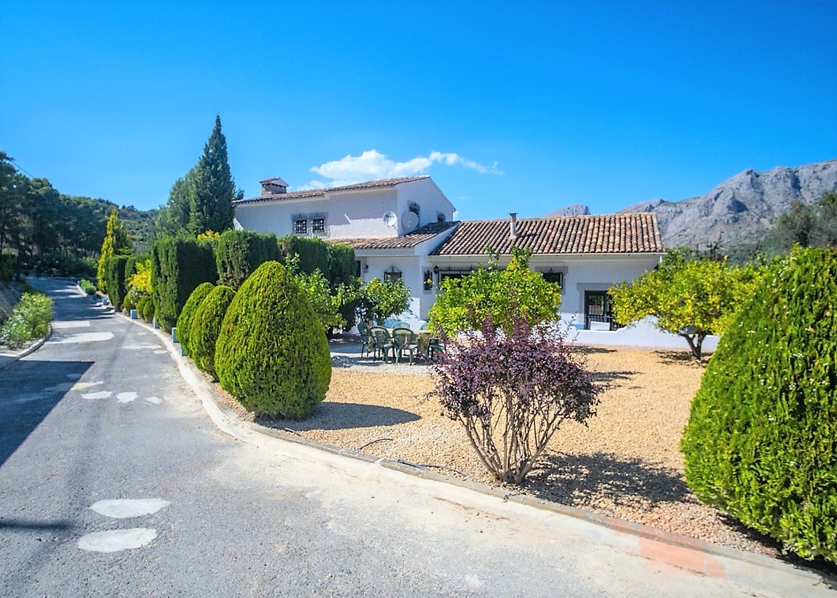 4 bedrooms House in Guadalest, Spain No. 4448