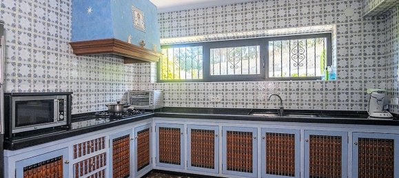 4 bedrooms House in Guadalest, Spain No. 4448 9