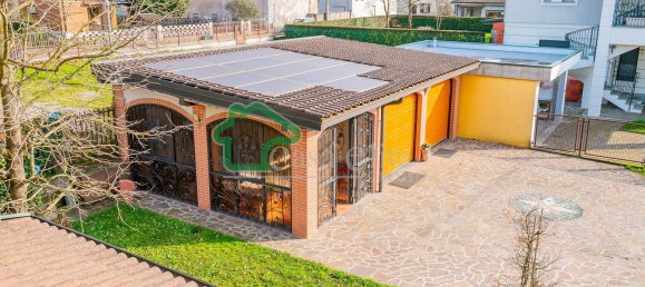 Вилла с 6 комнатами в Казалетто Чередано, Италия № 188492 37