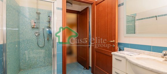 Вилла с 6 комнатами в Казалетто Чередано, Италия № 188492 46