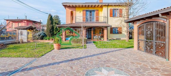 Вилла с 6 комнатами в Казалетто Чередано, Италия № 188492 4