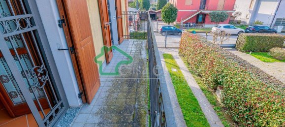 Вилла с 6 комнатами в Казалетто Чередано, Италия № 188492 32