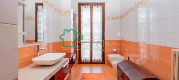 Вилла с 6 комнатами в Казалетто Чередано, Италия № 188492 16