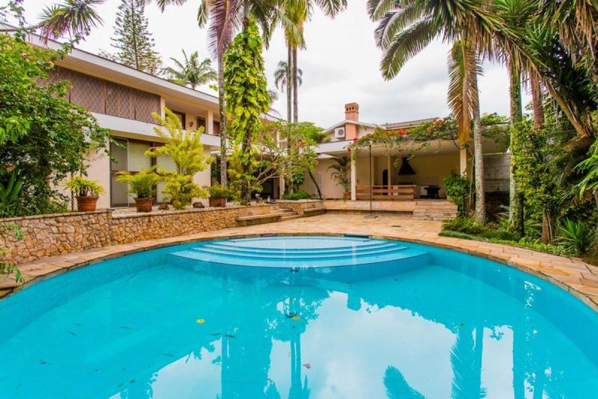 Casa de 4 dormitorios en Sao Paulo, Brazil No. 495759