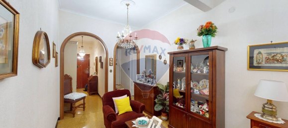 4 rooms Apartment in Genoa, Italy No. 77168 3