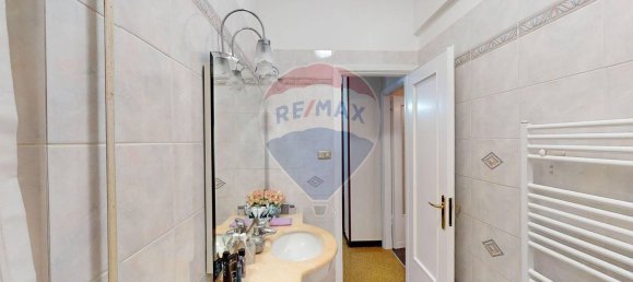 4 rooms Apartment in Genoa, Italy No. 77168 35