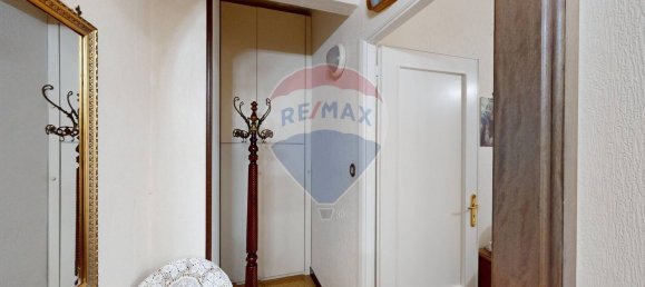 4 rooms Apartment in Genoa, Italy No. 77168 5