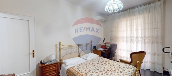 4 rooms Apartment in Genoa, Italy No. 77168 7