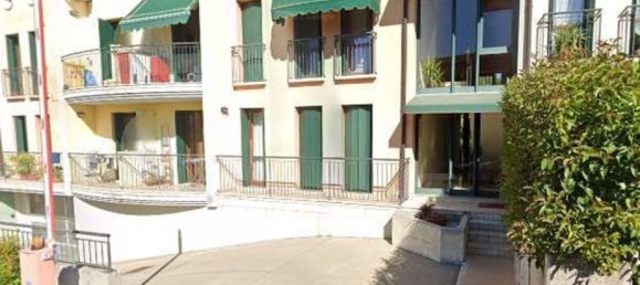 6 rooms Apartment in Chiarano, Italy No. 213011 3