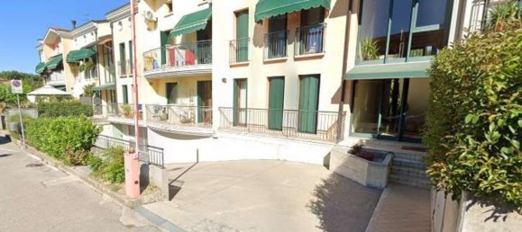 6 rooms Apartment in Chiarano, Italy No. 213011 18