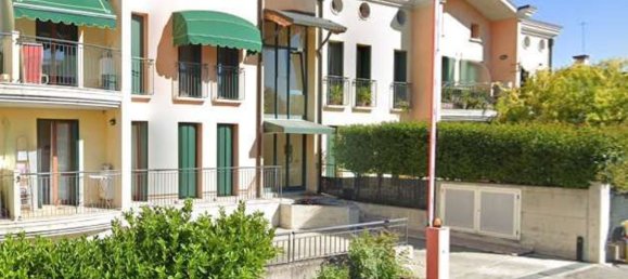 6 rooms Apartment in Chiarano, Italy No. 213011 16