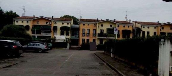 6 rooms Apartment in Chiarano, Italy No. 213011 11