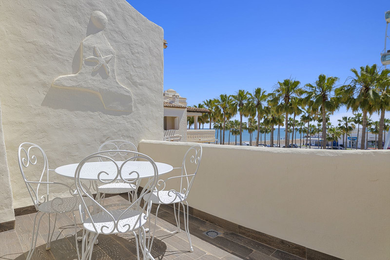 Apartamento de 2 dormitorios en Benalmádena, Spain No. 106284