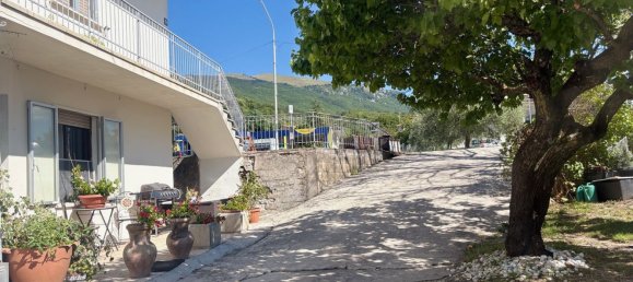 6 bedrooms Apartment in Gualdo Tadino, Italy No. 370795 2