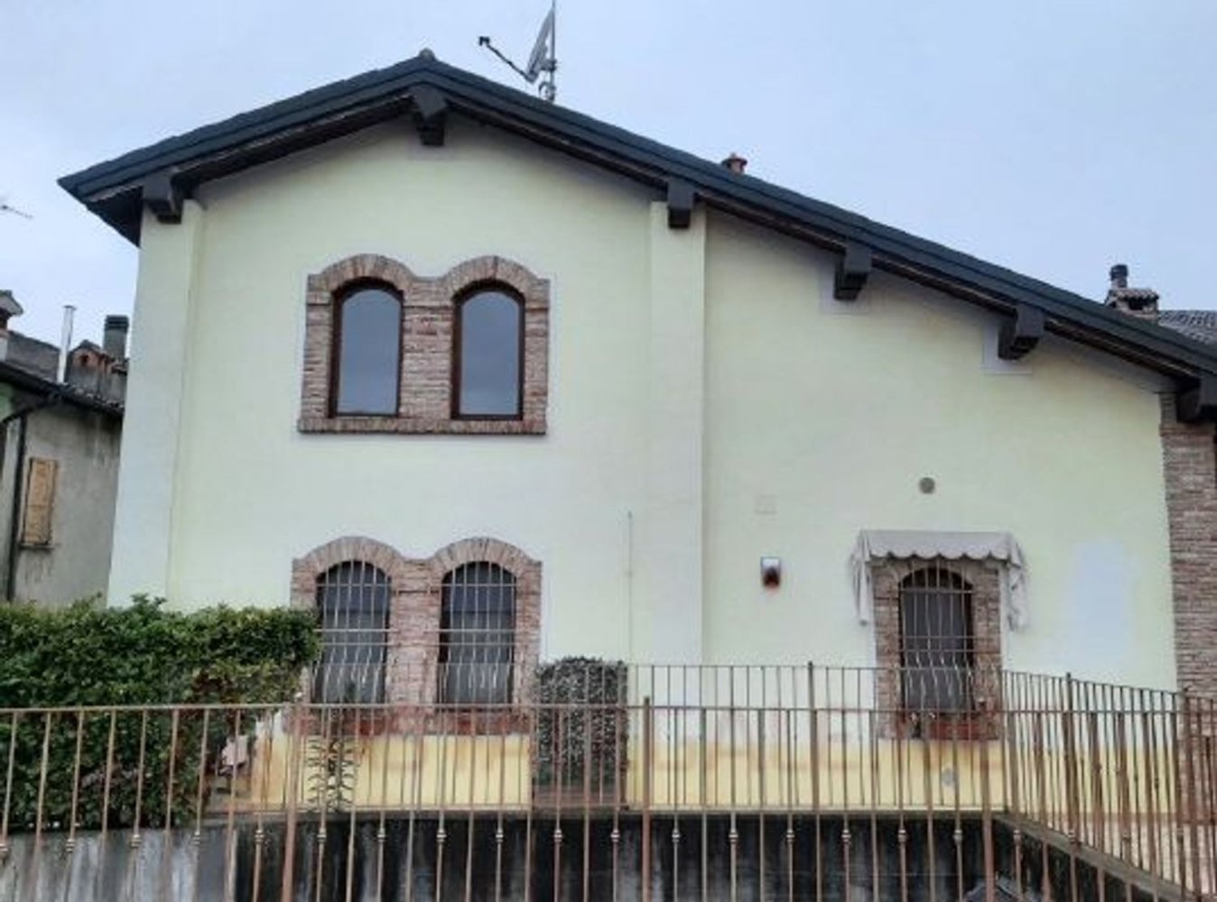 7 bedrooms Apartment in Montichiari, Italy No. 390381