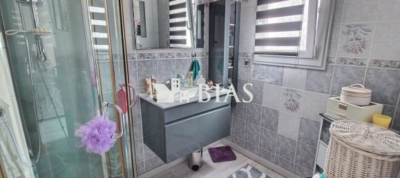 4 bedrooms House in Seine-Maritime, France No. 357163 13