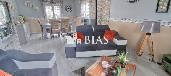 4 bedrooms House in Seine-Maritime, France No. 357163 6