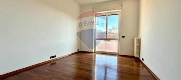 Apartamento de 3 dormitorios en Legnano, Italy No. 126887 7