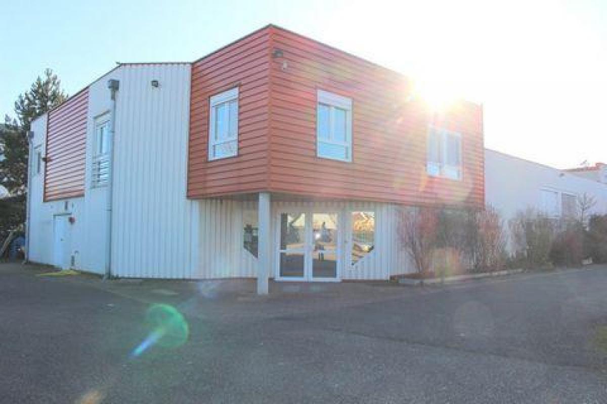  مكتب في Strasbourg, France 704متر مربع رقم 19693