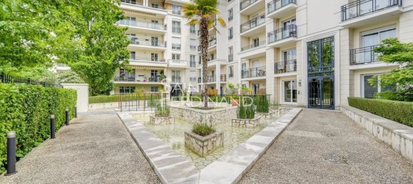 Apartamento de 3 dormitorios en Courbevoie, France No. 299601 15