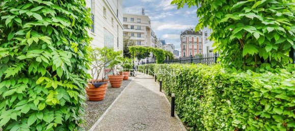 Apartamento de 3 dormitorios en Courbevoie, France No. 299601 17