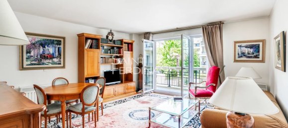 Apartamento de 3 dormitorios en Courbevoie, France No. 299601 4
