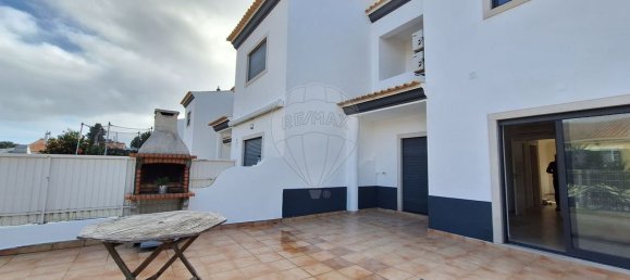 3 bedrooms House in Ferreiras, Portugal No. 18572 7