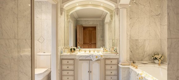 9 Schlafzimmer Gewerbliche Immobilie in Auribeau-sur-Siagne, France, Nr. 2037 4